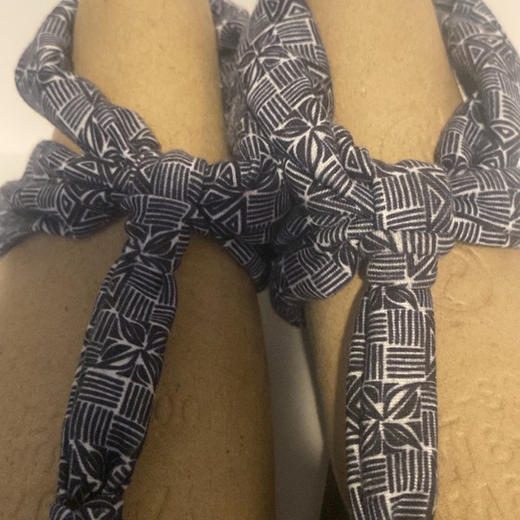 Sanuk Yoga Mat Blue Geometric Print Thong Sandal - Picture 4 of 12
